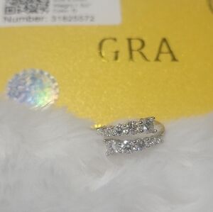 Elegant Silver Women's Ring